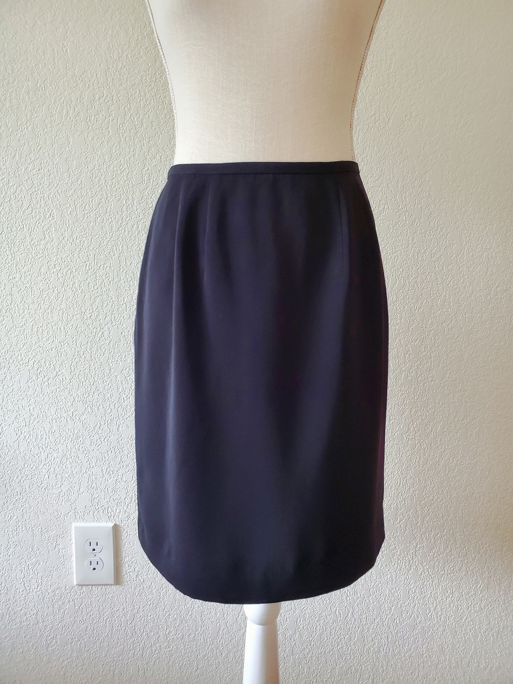 Norton McNaughton Sleek Black Pencil Skirt